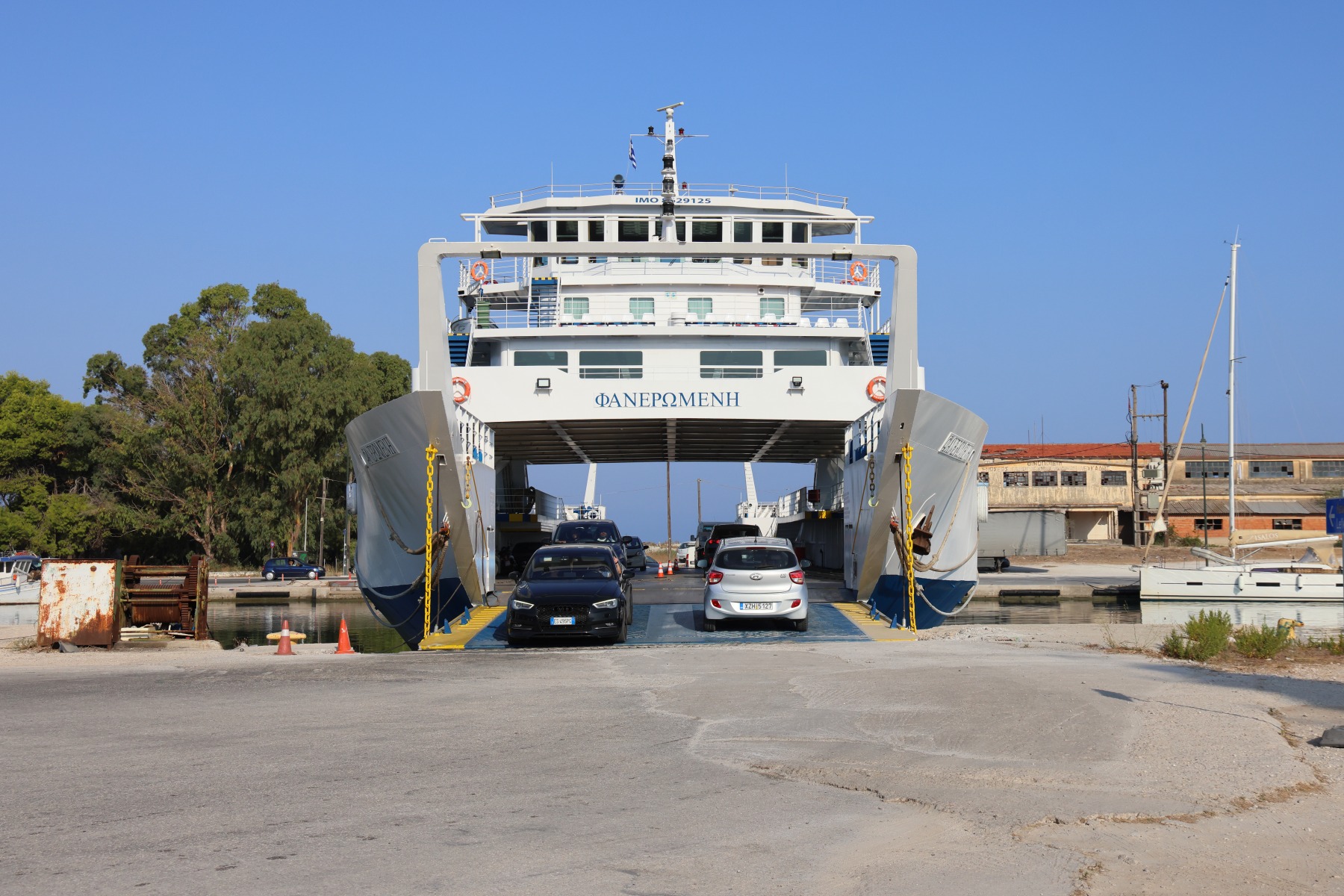Agia Mavra Fortress - Ferry instead of a broken bridge