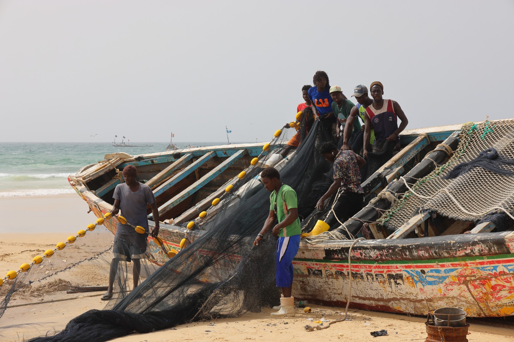 Kayar - Fishing village - Preparing the net