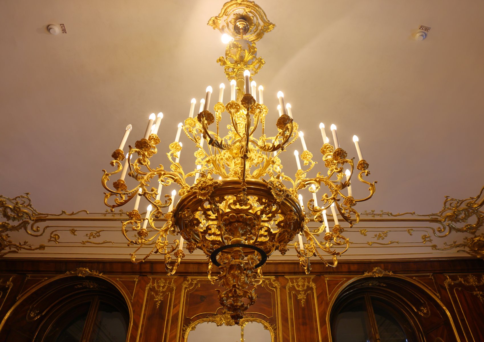 Schönbrunn - Palace - Chandelier