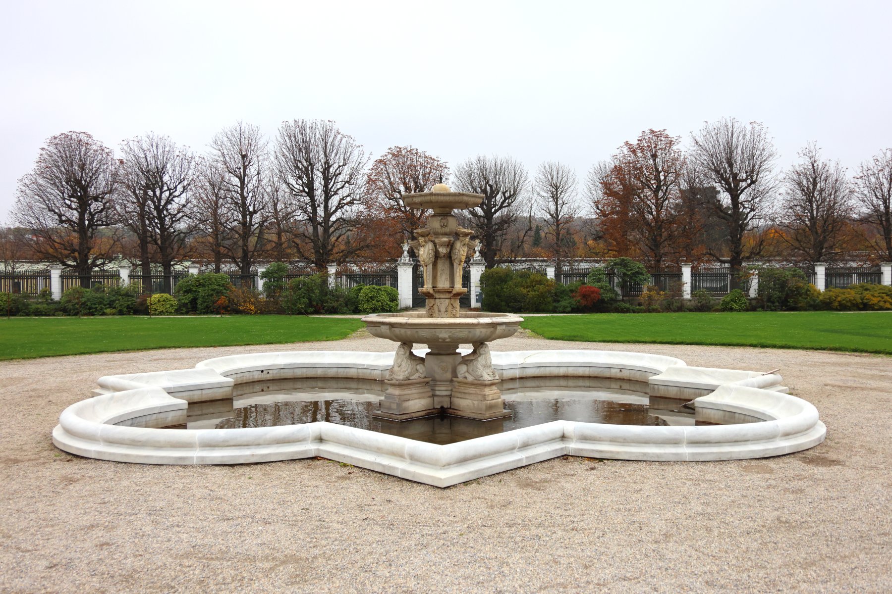 Schönbrunn - Orangeriegarten - Fountain