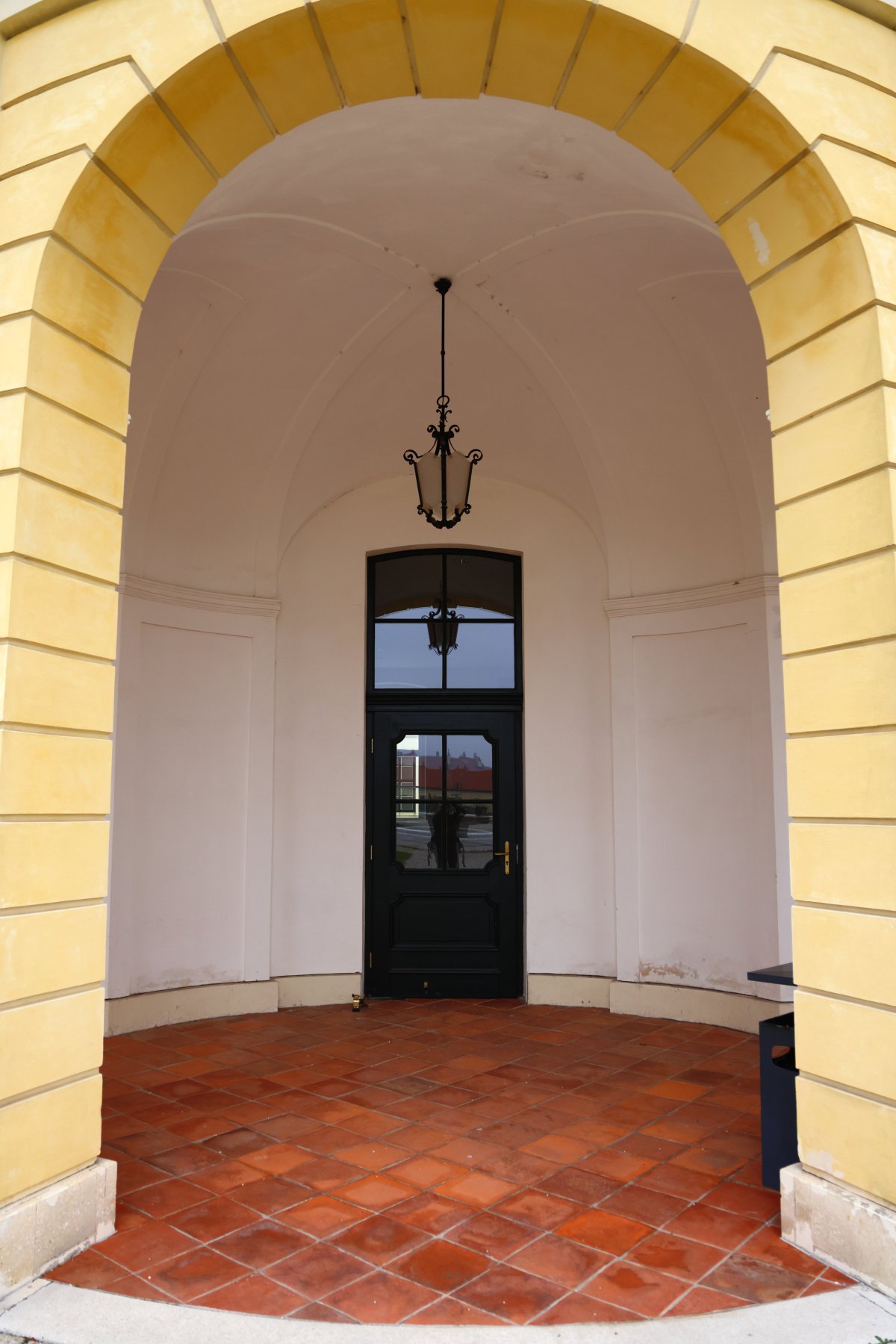 Schönbrunn - Orangeriegarten - Apothecaries' Wing